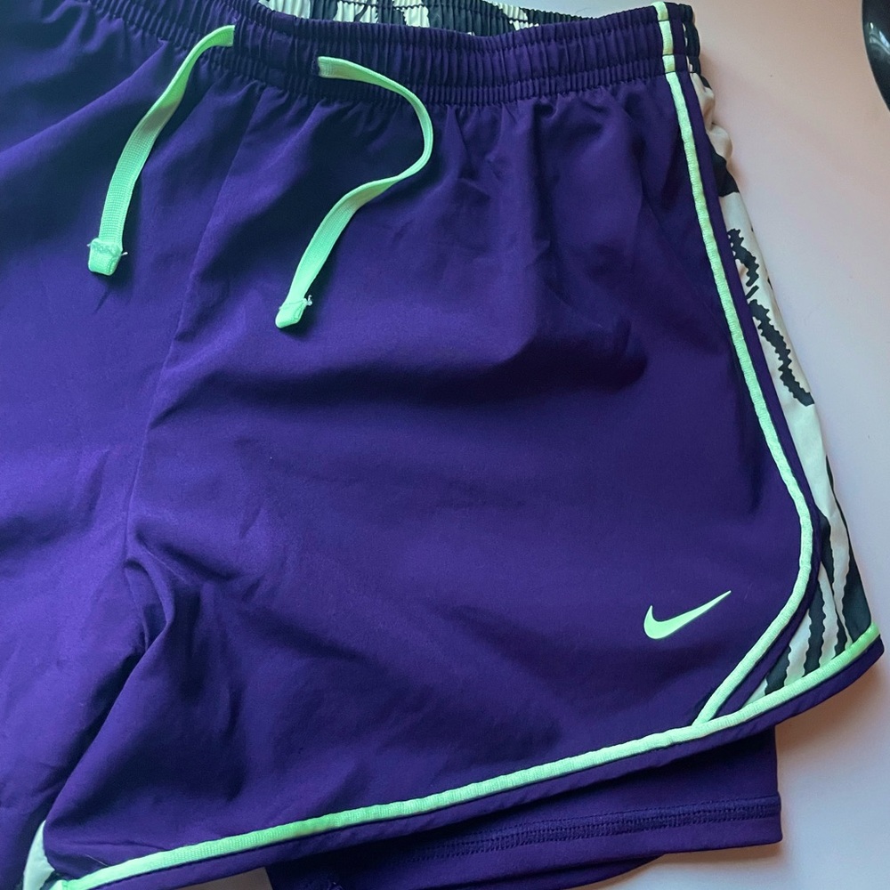 Nike youth running shorts size large
